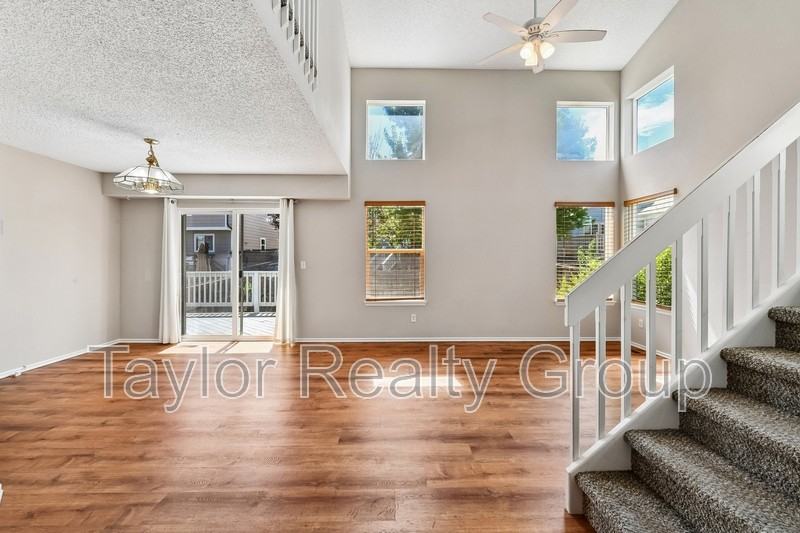 8728 Starwood Ln - Photo 5 of 29