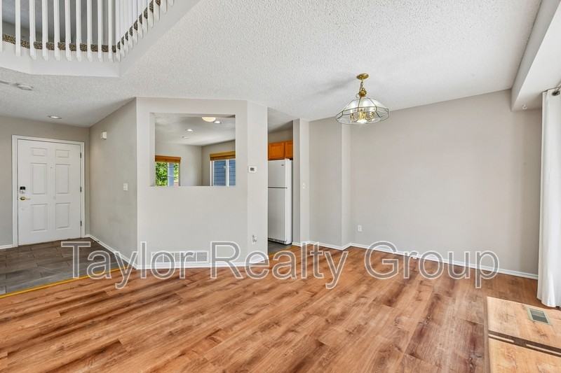 8728 Starwood Ln - Photo 6 of 29