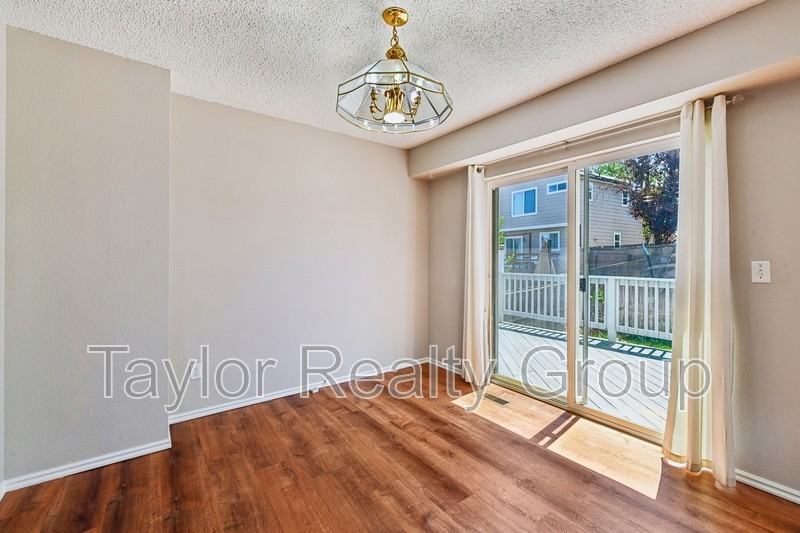 8728 Starwood Ln - Photo 7 of 29