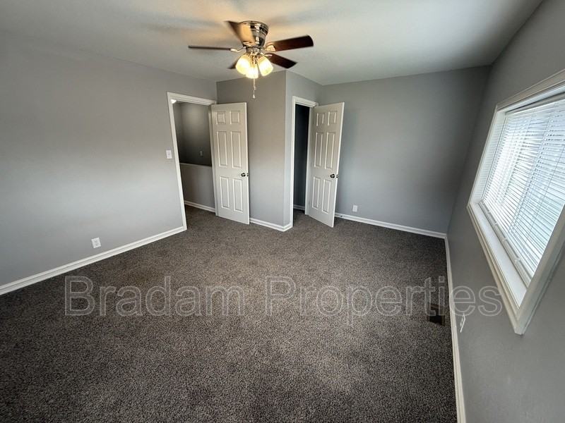 402 S Cedar St - Photo 6 of 9