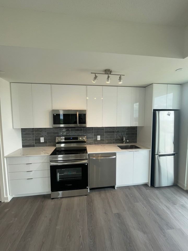 33 Erie Ave - Photo 2 of 10