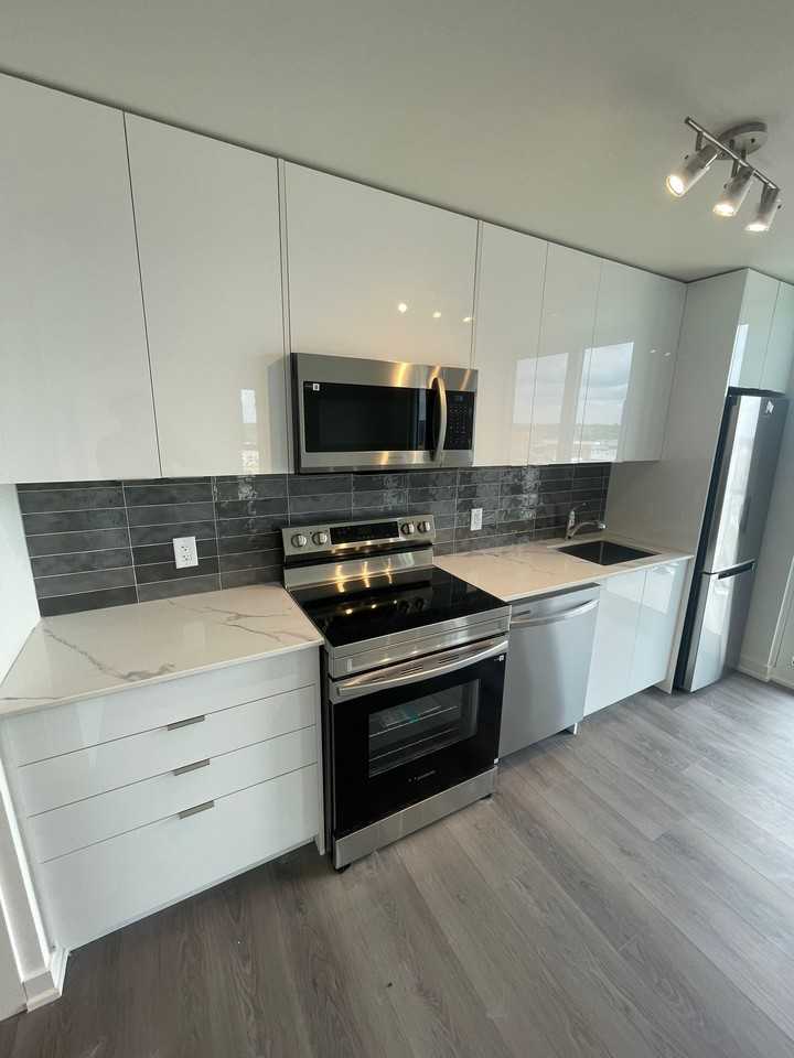 33 Erie Ave - Photo 3 of 10