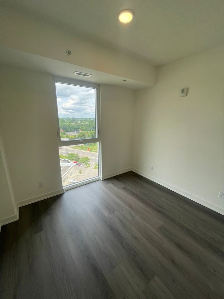 33 Erie Ave - Photo 5 of 10