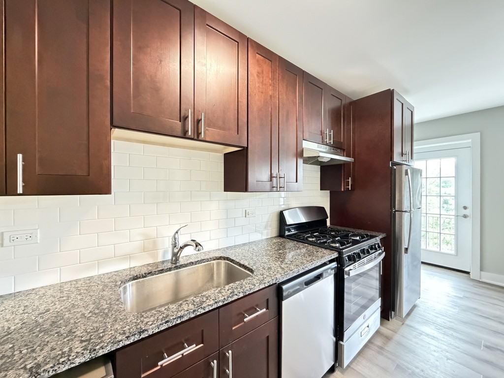 730 Judson Ave #13 - Photo 5 of 21