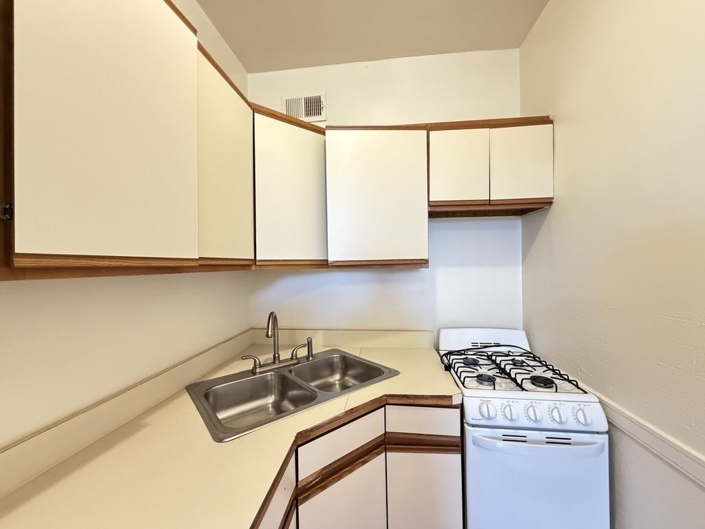 343 Park Ave #02 - Photo 4 of 21