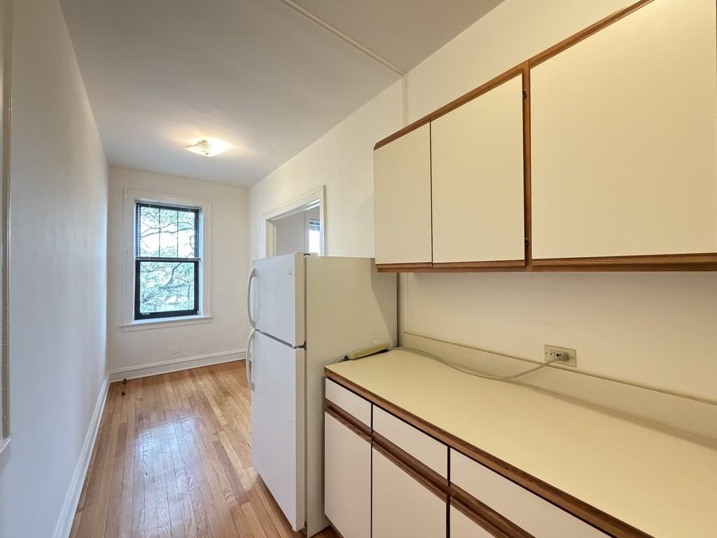 343 Park Ave #02 - Photo 5 of 21