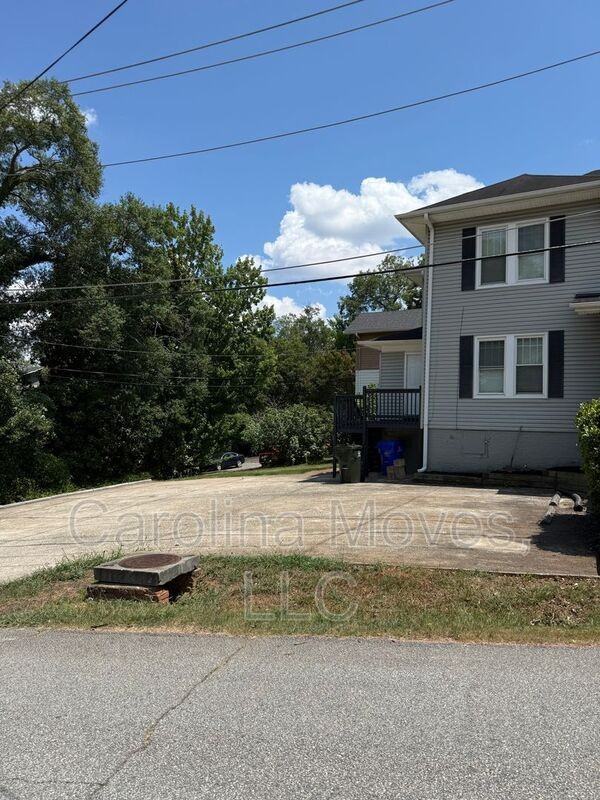 112 Lavinia Ave - Photo 3 of 30