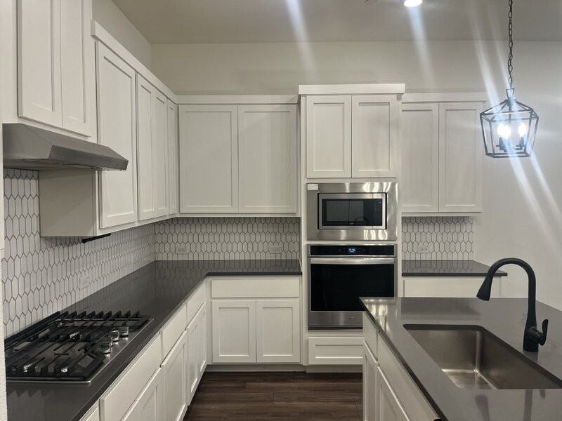3306 Colorado Ln - Photo 3 of 14