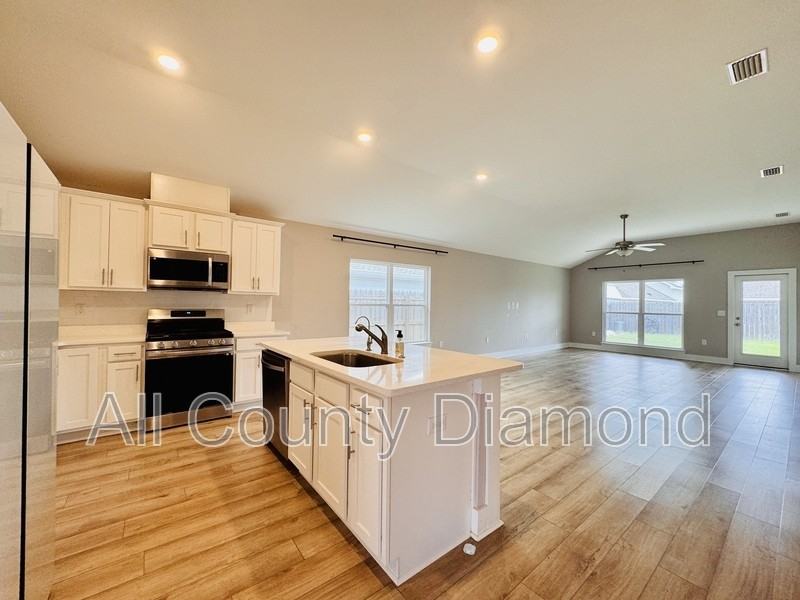 290 Bayou Bend Ln - Photo 2 of 25