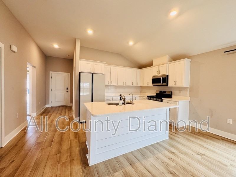 290 Bayou Bend Ln - Photo 3 of 25