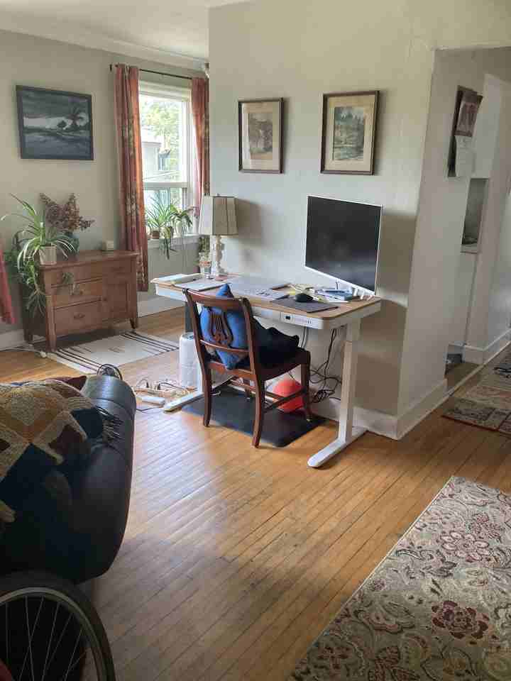 $1,700/ 1 Bdrm - Broadview & O'Connor  Sept 1st - Photo 3 of 13
