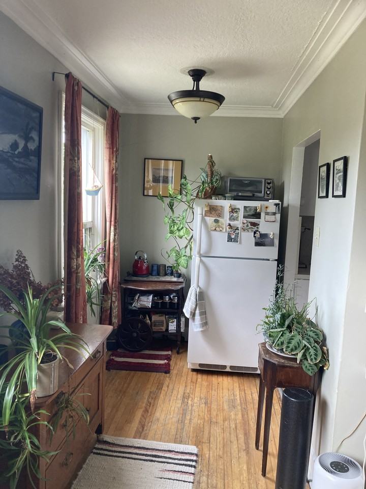 $1,700/ 1 Bdrm - Broadview & O'Connor  Sept 1st - Photo 6 of 13
