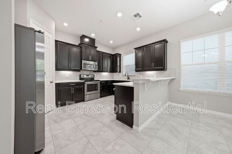 9355 Tyrella Pine Trl - Photo 6 of 36