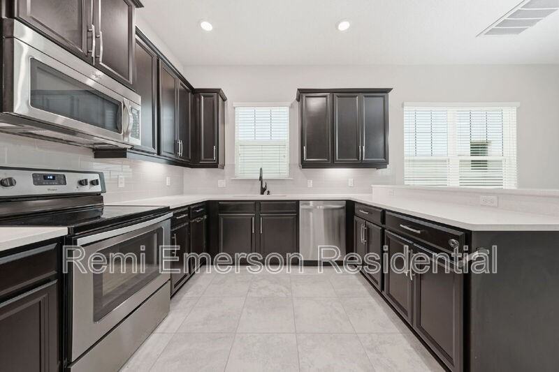 9355 Tyrella Pine Trl - Photo 7 of 36