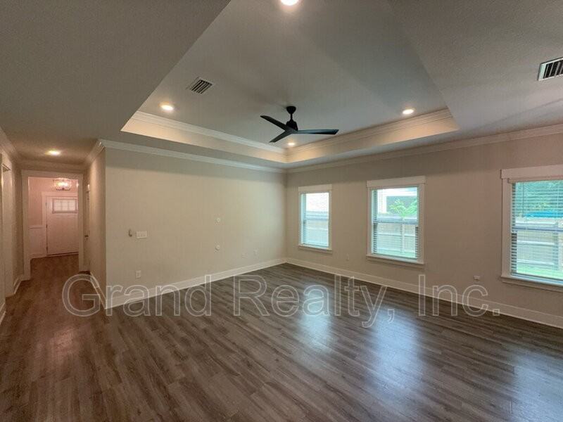 10035 Tuscan Ct - Photo 5 of 31