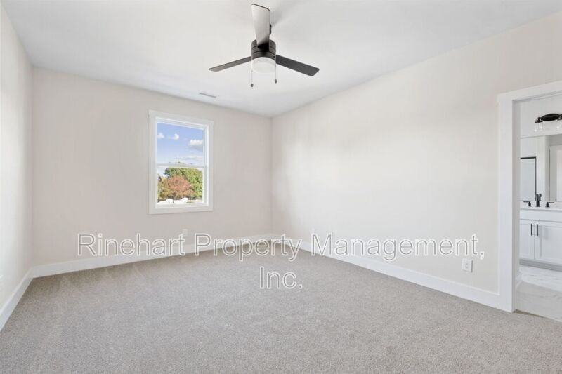 676 Melville Dr - Photo 5 of 17