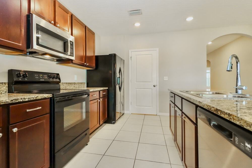 14133 Arbor Pines Dr - Photo 6 of 16