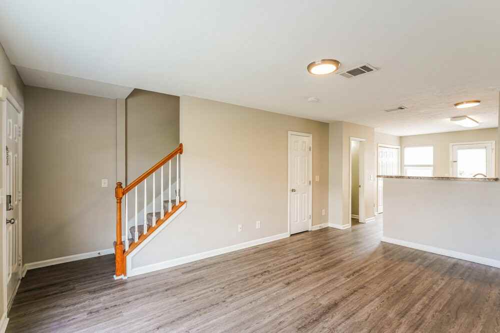 8033 Logan Dr - Photo 4 of 17