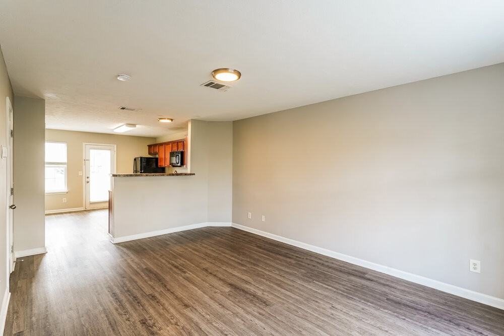 8033 Logan Dr - Photo 6 of 17