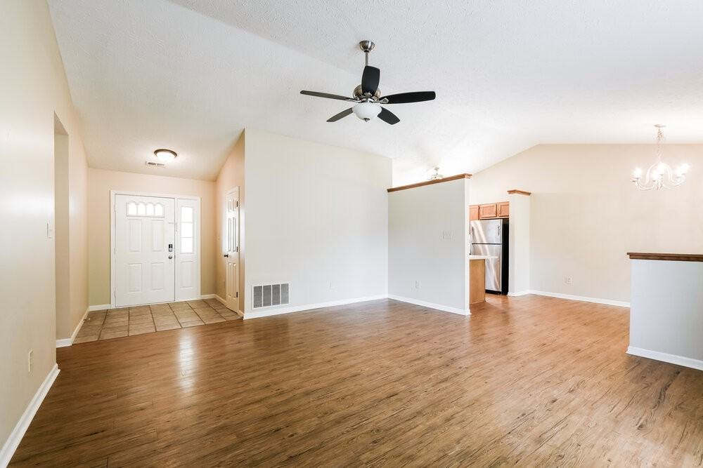 5508 Pine Hill Dr - Photo 4 of 16
