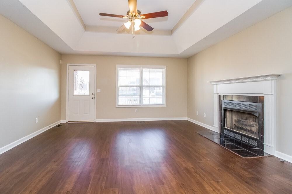 304 Acorn Ct - Photo 2 of 19