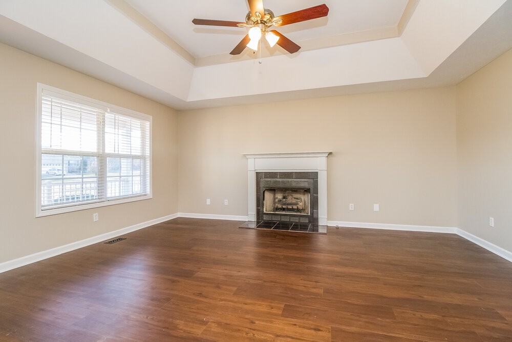 304 Acorn Ct - Photo 3 of 19