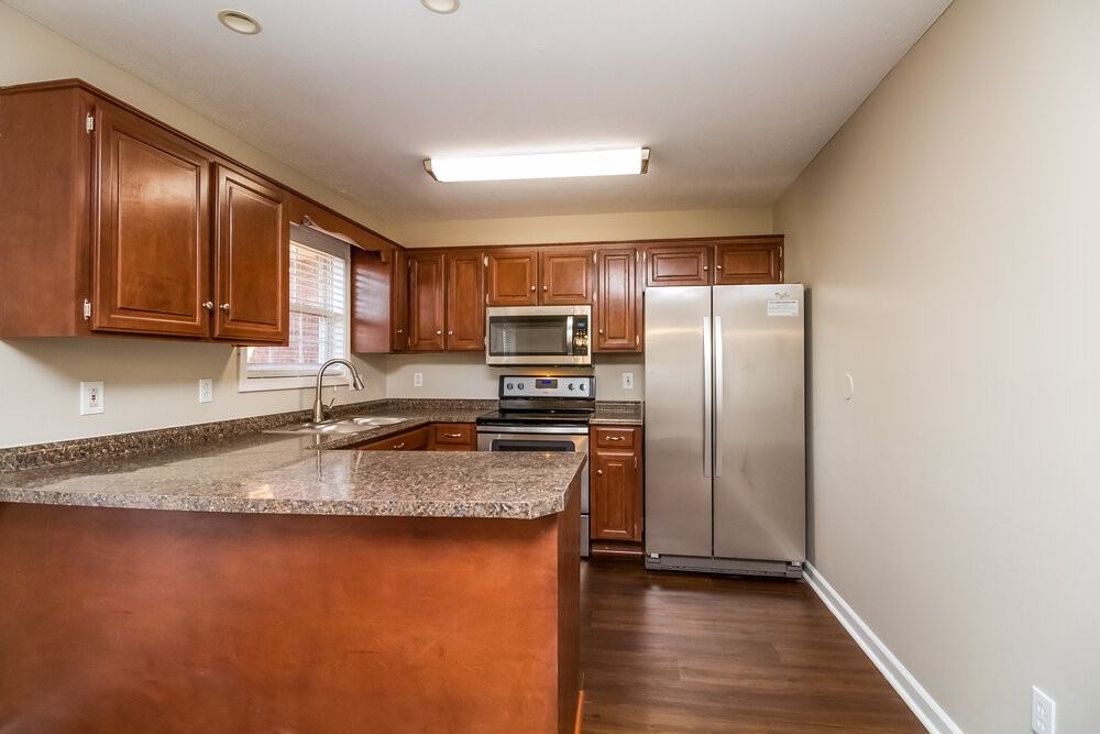 304 Acorn Ct - Photo 6 of 19