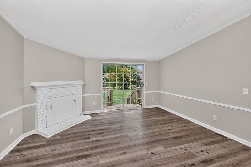 9009 Dorchester Ln - Photo 7 of 19