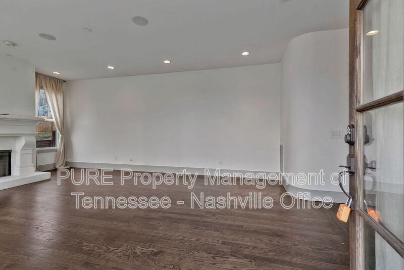 3211 Overlook Dr - Photo 2 of 45