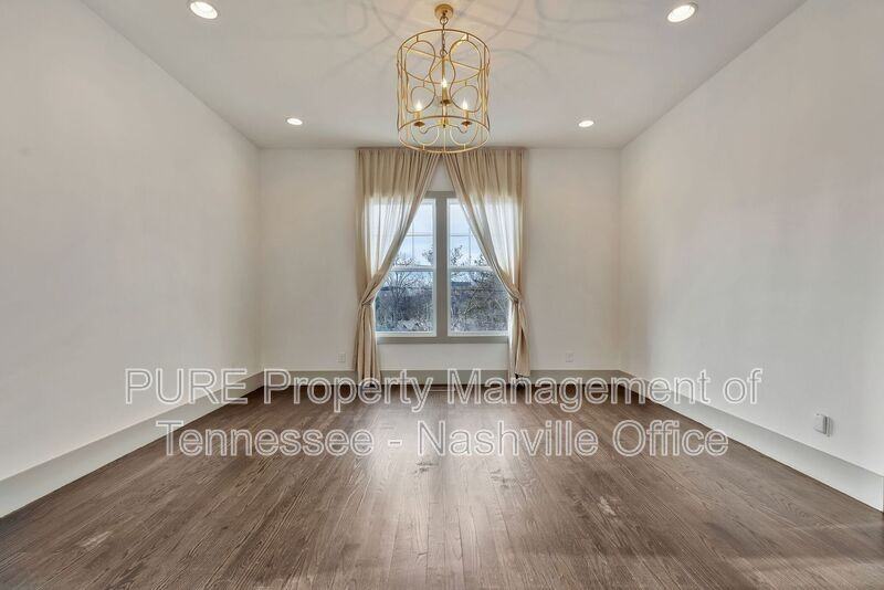 3211 Overlook Dr - Photo 5 of 45