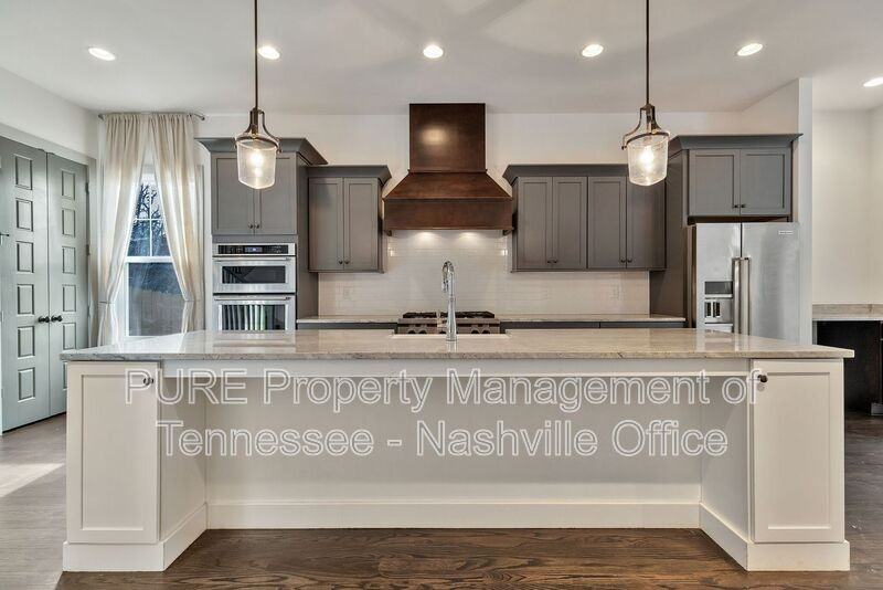 3211 Overlook Dr - Photo 3 of 46
