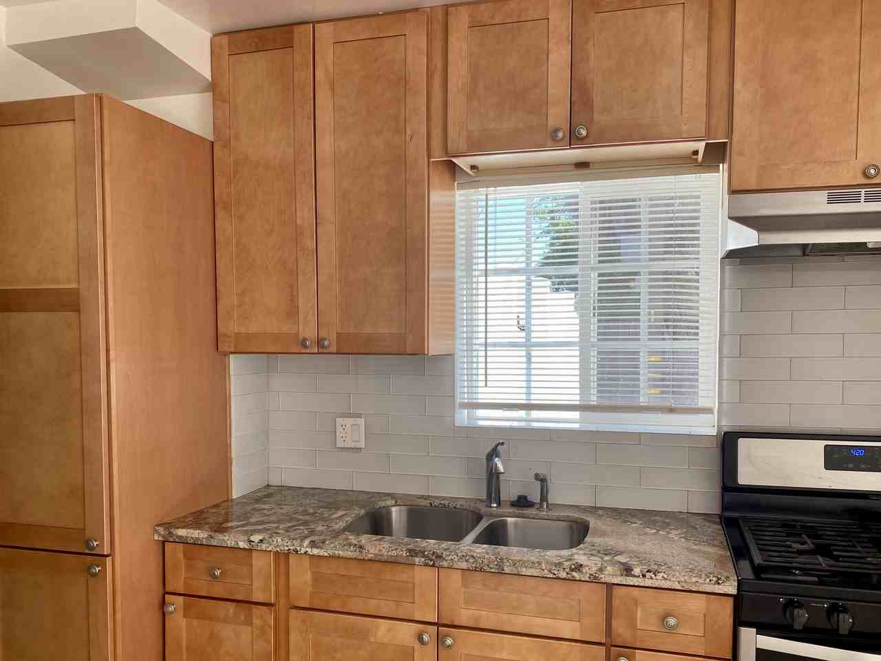 Chatsworth St & Woodley Ave - Photo 6 of 27