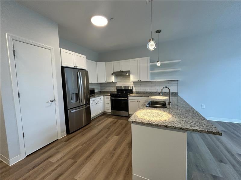 211 Mill Rd - Photo 6 of 12