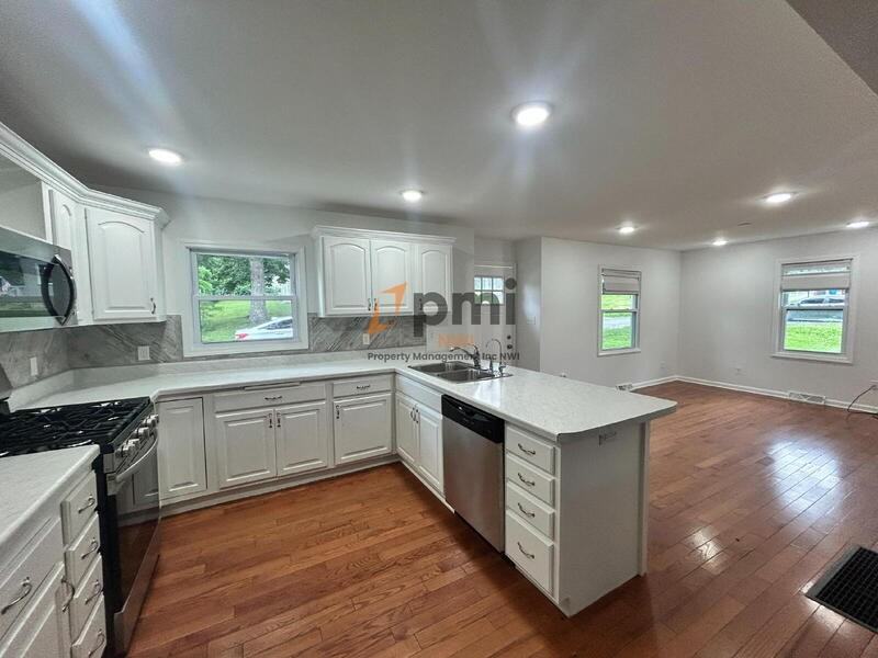 8039 W 127th Ln - Photo 4 of 21