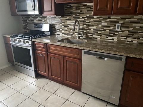 8 Evelyn Ct #2FL - Photo 4 of 33