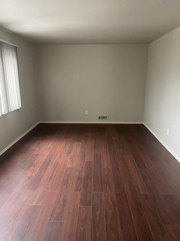 8 Evelyn Ct #2FL - Photo 5 of 33