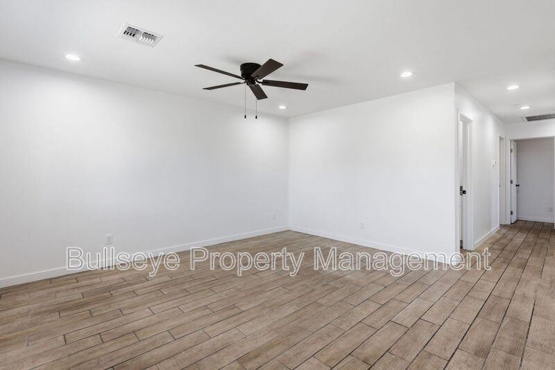 428 S 97th Pl #1 - Photo 4 of 22