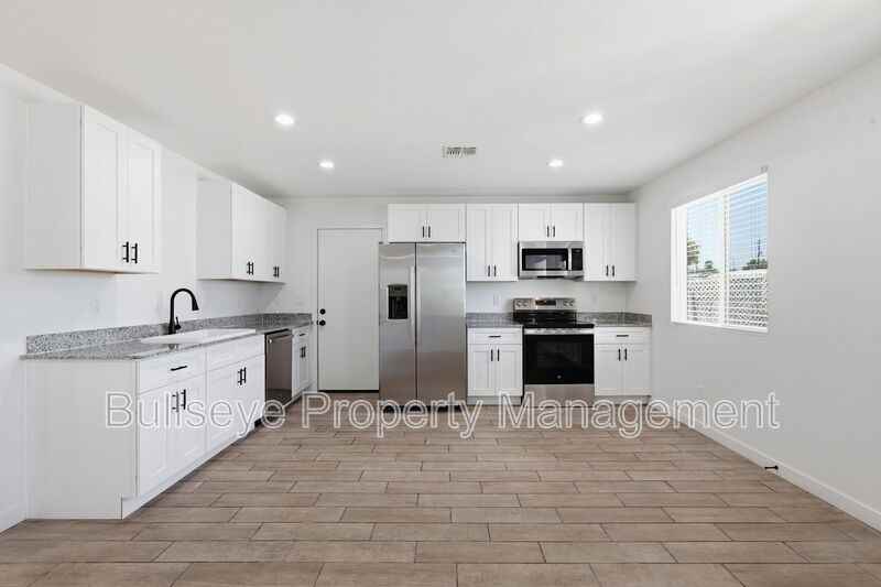 428 S 97th Pl #1 - Photo 6 of 22