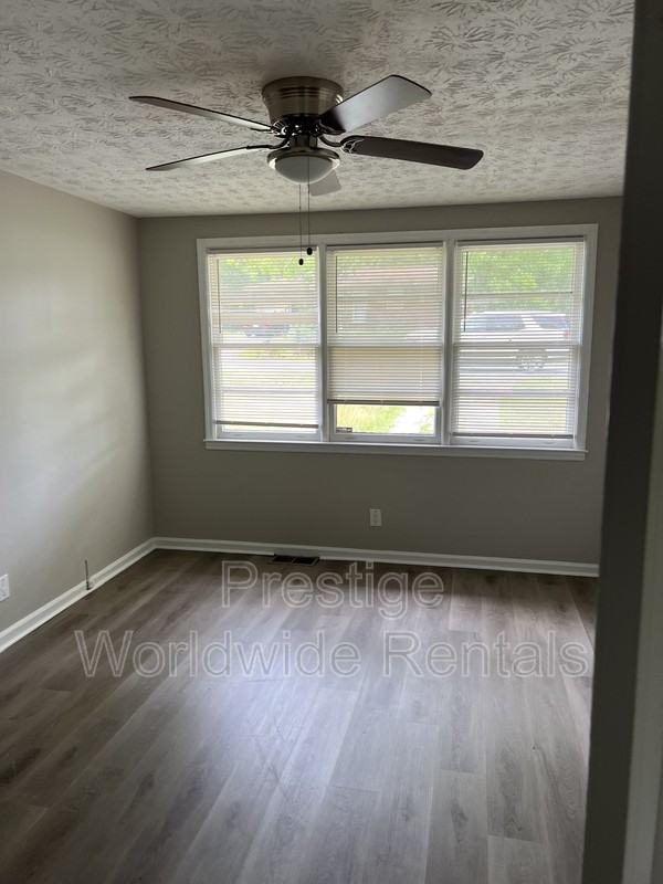 4483 Oriole St - Photo 6 of 10