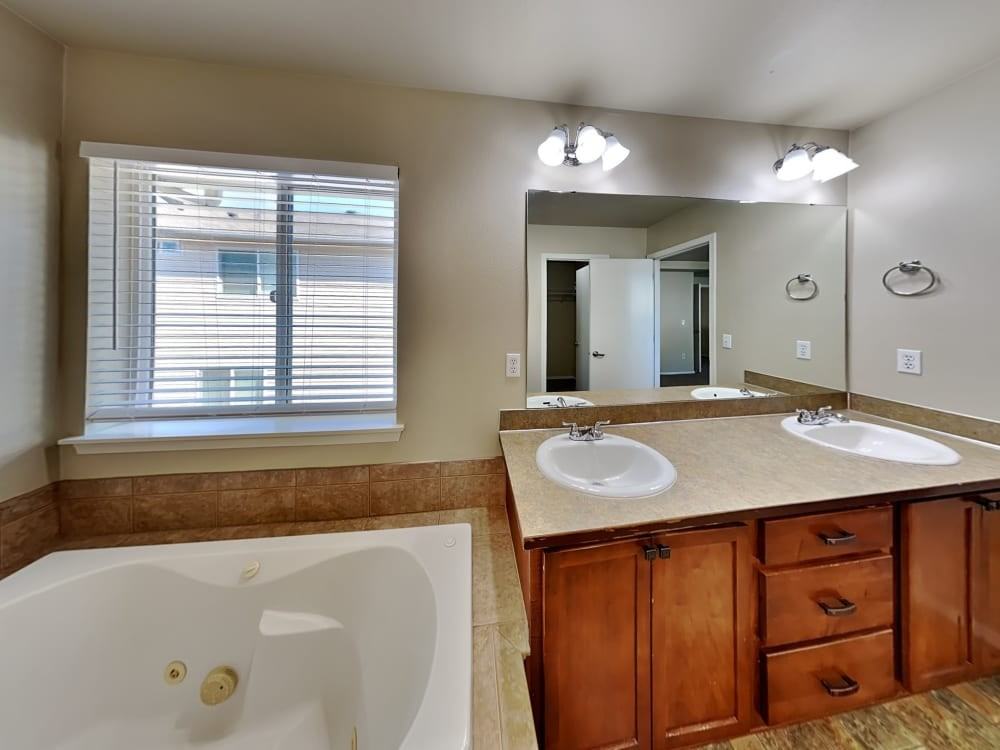 8932 Wren Way Southeast - Photo 5 of 10