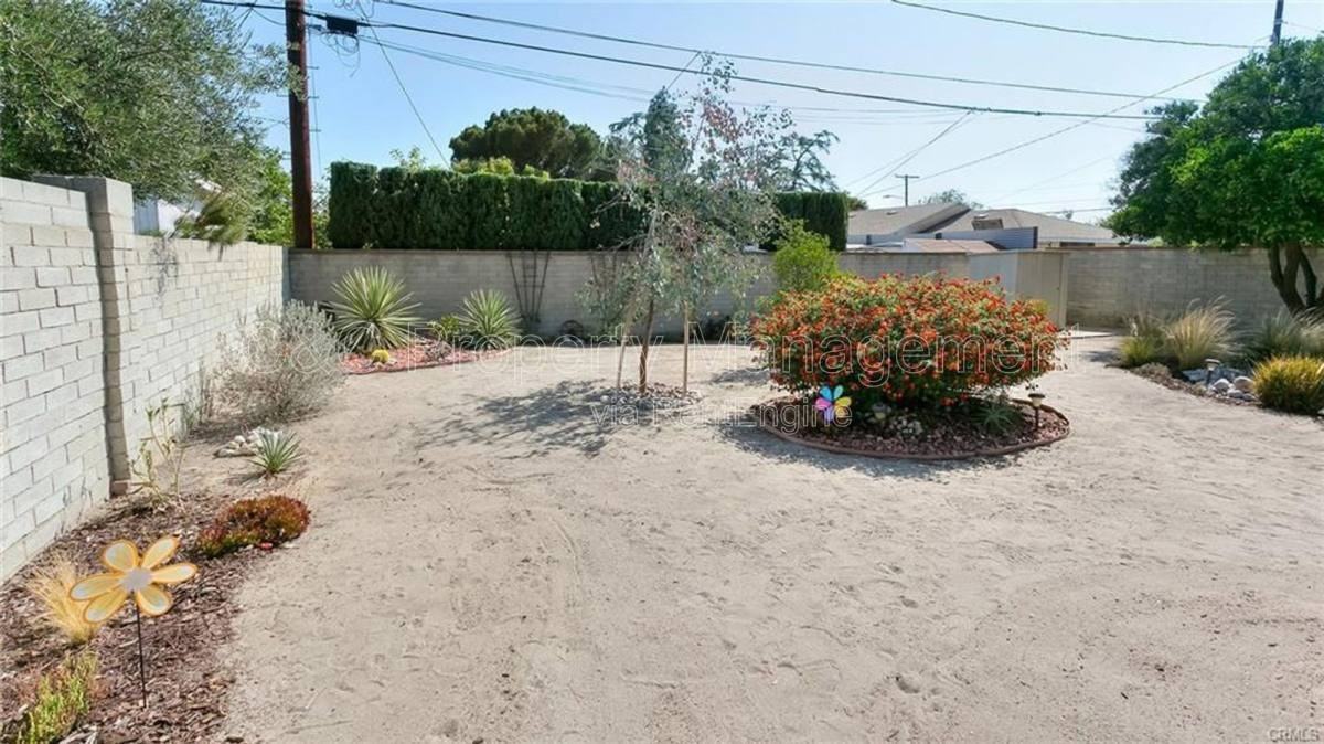 11252 Delano St - Photo 7 of 10