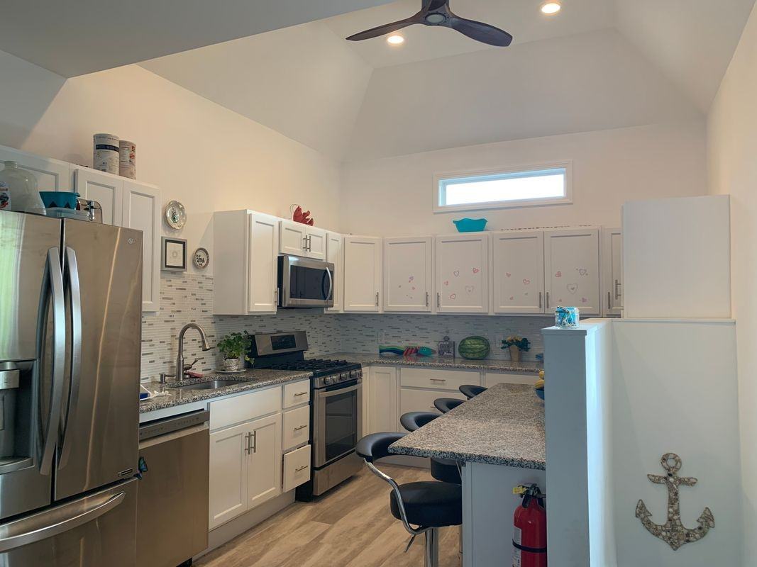 1016 5th Ave - Photo 2 of 18