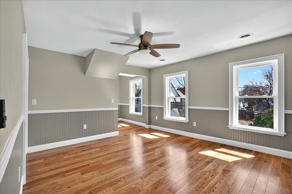 3 Waterbury St - Photo 2 of 28