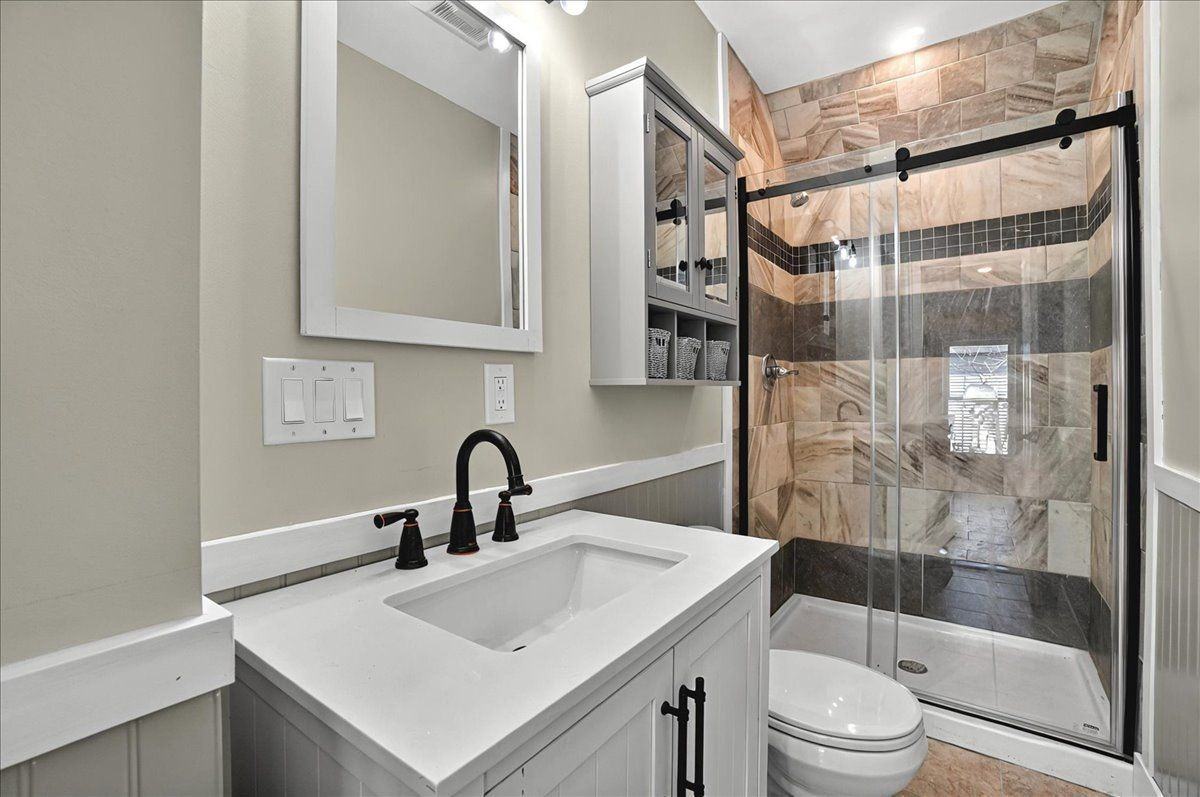 3 Waterbury St - Photo 4 of 28