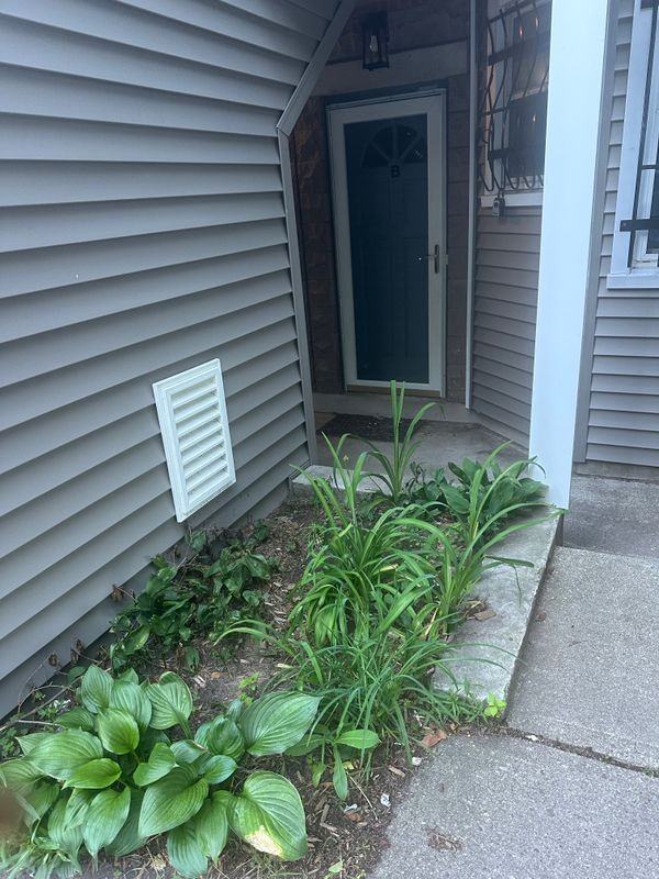 136 Maple Ave - Photo 2 of 19