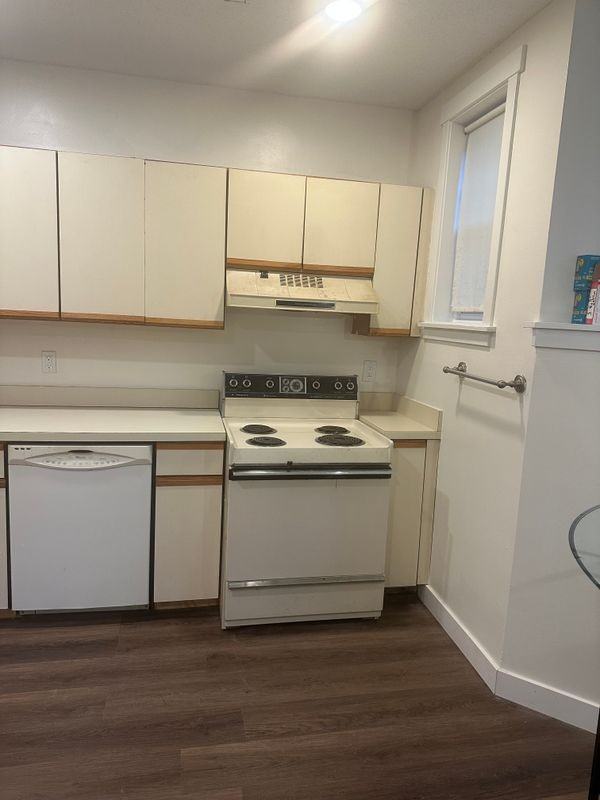 136 Maple Ave - Photo 3 of 19