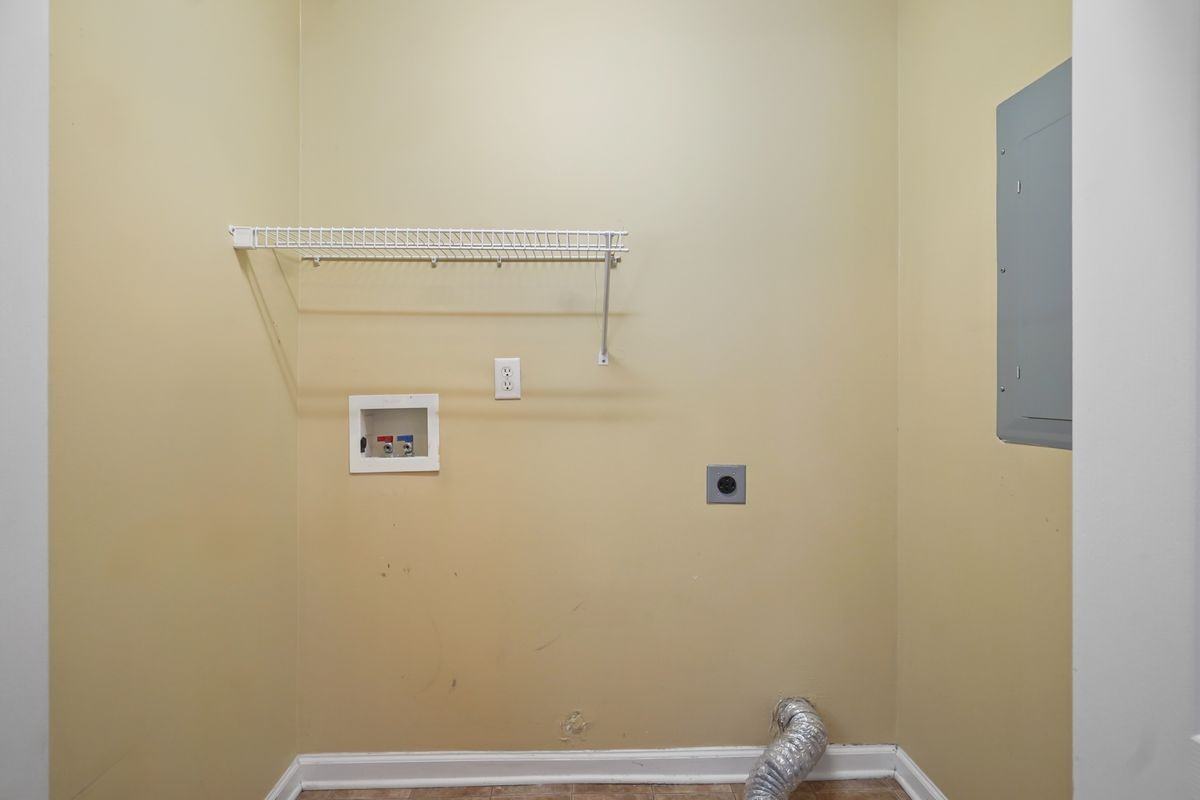 1220 Village Trl - Photo 7 of 20