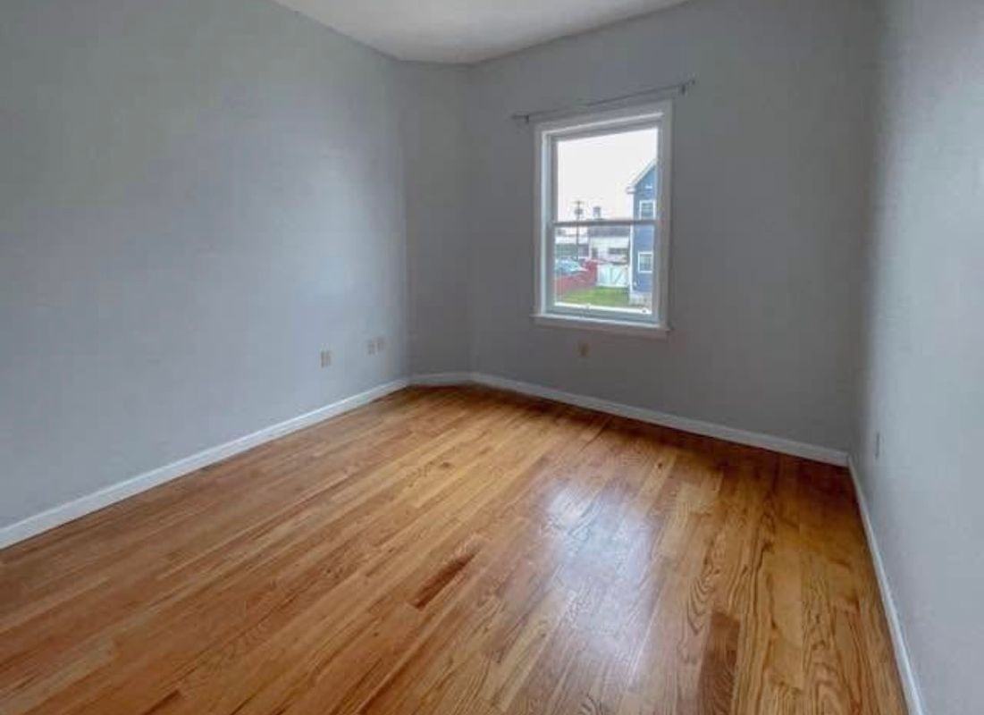 560 Forest St ##2 - Photo 5 of 12