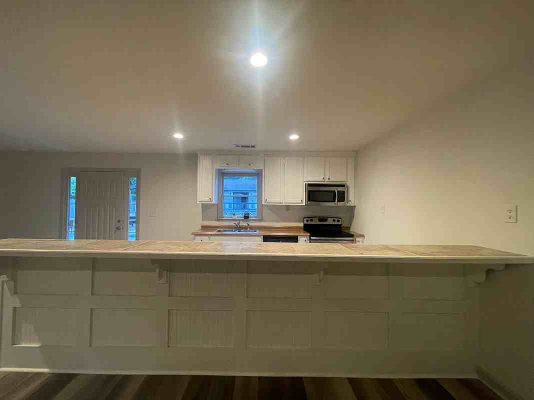218 Colonial Hills Rd ##B - Photo 3 of 8