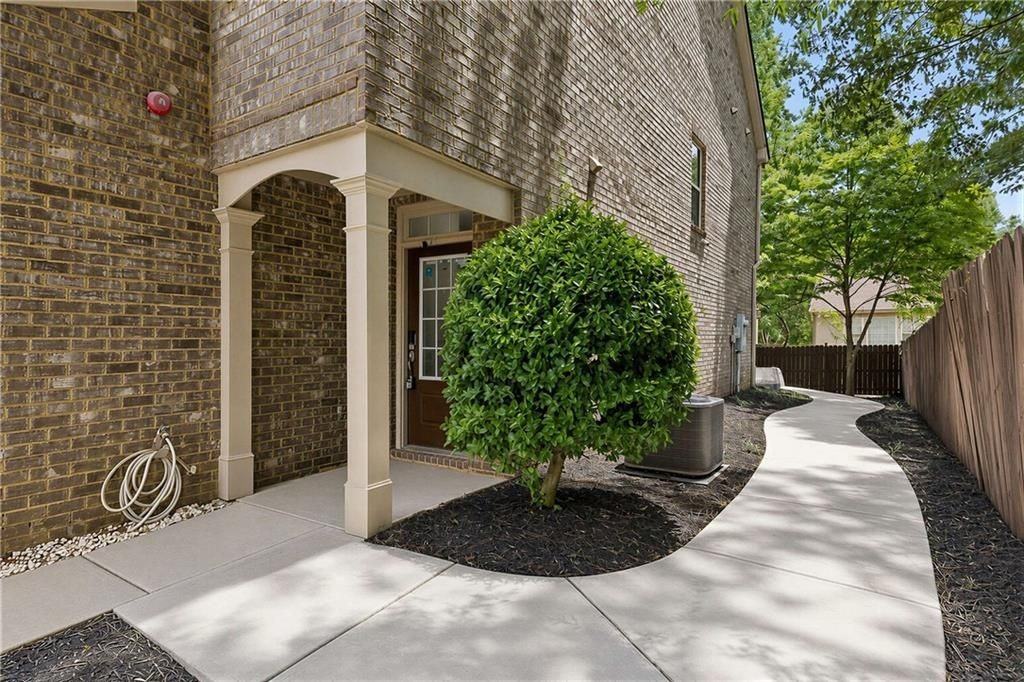 3377 Vintage Cir Se - Photo 3 of 44